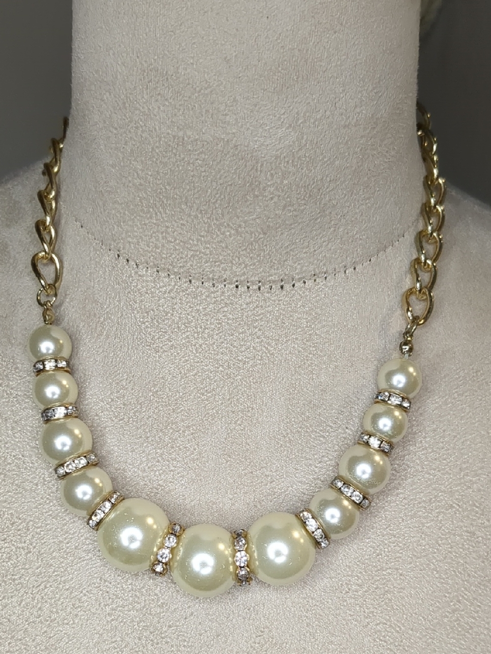 Jennifer Lopez Chunky Faux Pearl Necklace Crystal Accents Elegant Formal